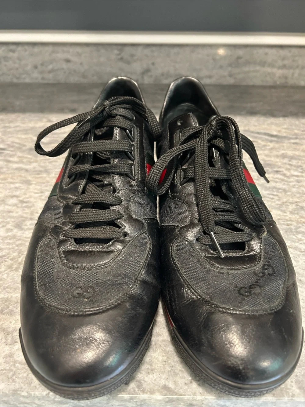 Gucci Black Leather & GG Canvas Sneaker with Red and Green Stripe Size 10 US
